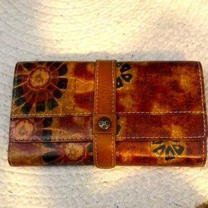 Patricia Nash Floral Wallet